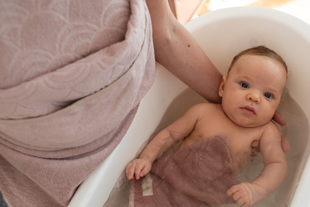 Baby Bath Time: 5 best tips for giving your baby a bath - Palais de l'eau